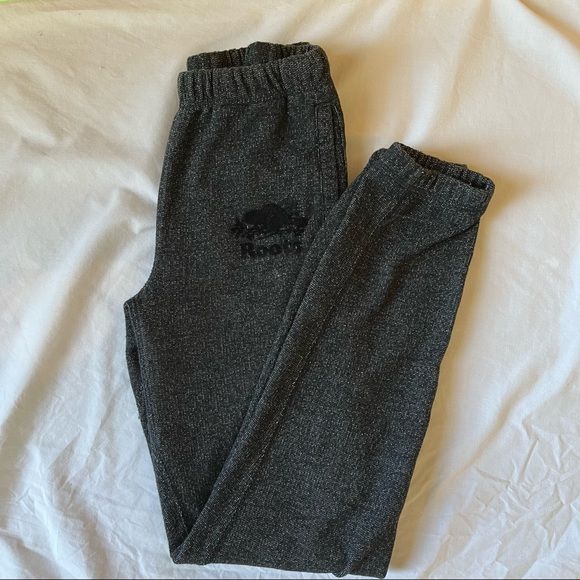 Roots Sweatpants Roots Outfits Sweatpants, Roots Sweatpants Outfit, 2022 Christmas List, Outfits Sweatpants, Roots Sweatpants, 70’s Outfit, Windows Ideas Exterior, Felting Projects Ideas, Black Roots