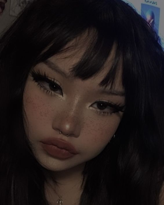 Dark Bunny Makeup, Emo Latina Makeup, Goth Latina Makeup, Egirl Makeup Soft, Tomboy Makeup, Playlist Photos, Makeup Emo, E Girl Makeup, Dark Makeup Looks