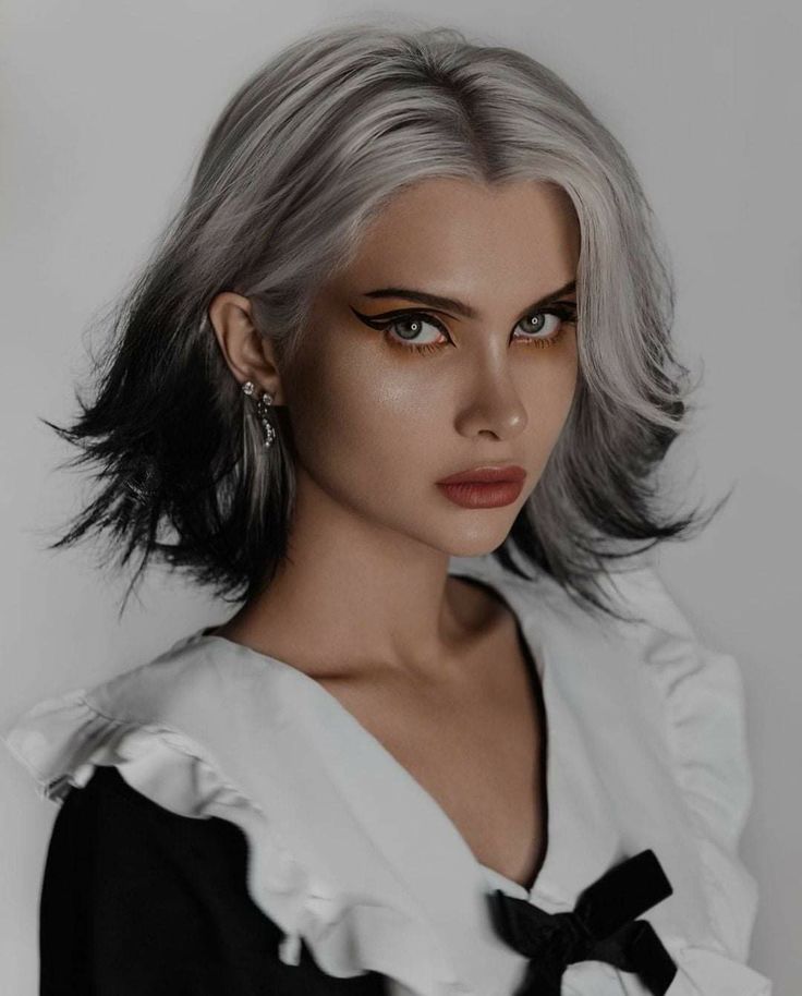 White Hair Streaks On Black Hair, White Hair Black Streak, Silver Hair With Black Tips, Black White Ombre Hair, Silver Hair Black Tips, Platinum Blonde With Black Tips, Short White And Black Hair, Silver And Black Hair Short, Black And Silver Short Hair