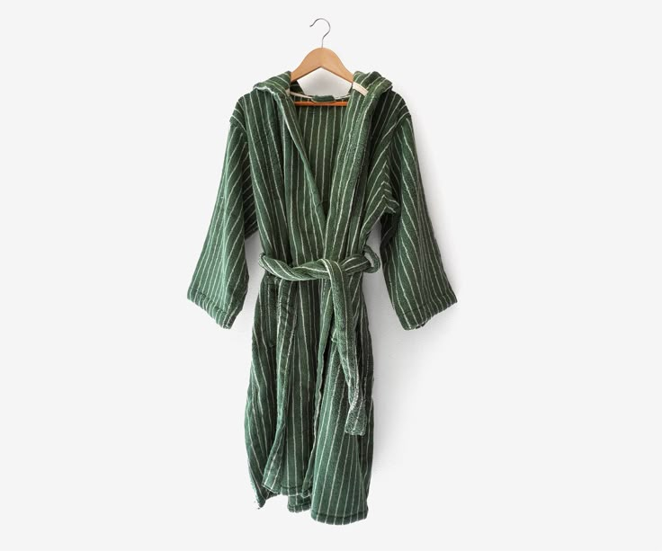 Wrap Up in Spa-Like Comfort The Plush Terry Robe features stripes and geometric patterns in soft, absorbent cotton terry. Cut to envelop the body with its generous silhouette and natural drape. Finished with notch lapels, three-patch pockets and a removable self-tie belt. Unisex. Material 100% cotton terry means thousa Women's Bath Robe, Bath Robe Aesthetic, Robes Aesthetic, The 100 Clothes, Bathrobe Aesthetic, Green Bathrobe, Cute Robes, Cute Bathrobe, Terrycloth Robe