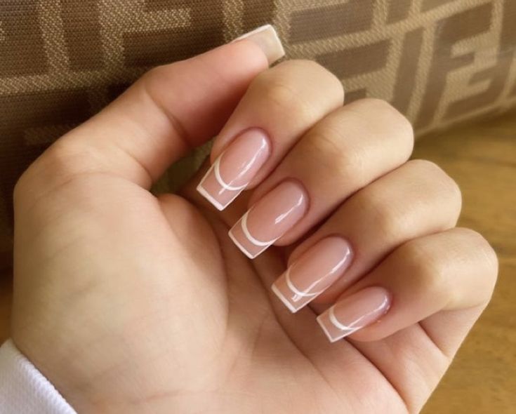 French Nails Ideas Short Square, White Outlined French Tip Nails, French Tip Nails Lines, Short Outlined French Tip Nails, French Outline Nails Square, Line French Tip Nails Square, Outline French Tip Nails Square, Double Line French Tip Nails Square, Two Line French Tip Nails