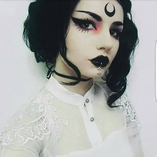 Photo | #Dark&Mysterious: Shop this look bb!! Eyeshadow: ift… | Flickr Maquillage Goth, Fete Emo, Witchy Makeup, Mattifying Powder, Fantasy Make-up, Halloweenský Makeup, Drag Make-up, Dark Mysterious, Witch Makeup