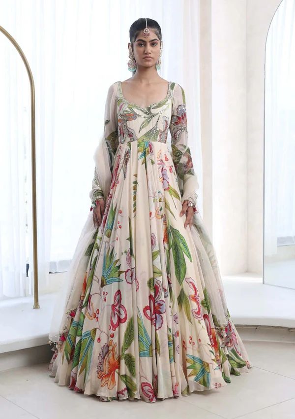 Anika ivory anarkali and dupatta Mahima Mahajan, Painted Saree, Lehenga Style Saree, Indian Bridesmaid Dresses, Printed Anarkali, Churidar Designs, Embroidered Anarkali, Anarkali Dress Pattern, Lehenga Style