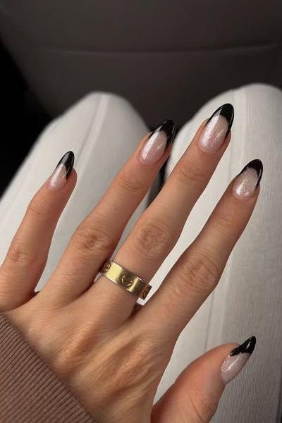 Black Metallic French Tip Nails, Black Nail Designs With Chrome, Black And Silver Almond Nails Designs, Black French Chrome Nails, Black French Tip Nails Chrome, Metallic Nails Black, Pointy Short Nails, Black Nail Ideas Short, Black And Metallic Nails