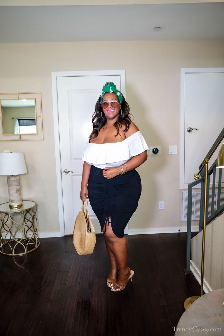 Plus Size Vacation Looks - Trendy Curvy Vacation Plus Size, Plus Size Vacation, Plus Size Summer Fashion, Outfits For Mexico, How To Stretch Shoes, Summer Vacation Outfits, Vacation Looks, Random Image, Plus Size Summer