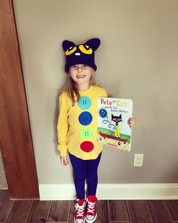 Pete the Cat for book character day!  Pete the Cat's Four Groovy Buttons Childrens Book Character Costumes, Easy Book Week Costumes, Steve Costume, Pete The Cat Costume, Book Characters Dress Up, Character Day, October School, Childrens Book Characters, Book Character Day