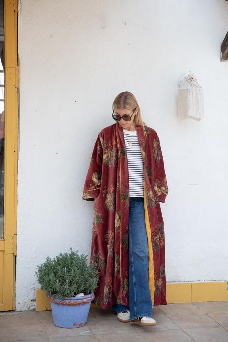 Long velvet coat with pockets and belt. Great to go with belt or just open. Free size Long Velvet Coat For Fall, Red Velvet Outerwear For Fall, Red Velvet Outerwear For Winter, Red Velvet Winter Outerwear, Vintage Velvet Outerwear For Fall, Long Velvet Jacket, Velvet Coat, Womens Jackets, Velvet Jacket