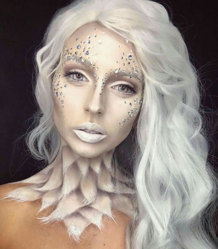 Queen Halloween Makeup, Best Halloween Makeup, Ice Queen Makeup, Futuristic Makeup, Fantasy Make-up, Halloweenský Makeup, Halloween Make-up Looks, Angel Makeup, Makeup Recipes