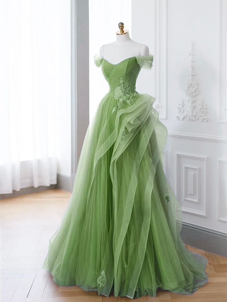 Green Long Prom Dress, Prom Dress Green, Book Fashion, Formal Dresses Graduation, Prom Inspo, Graduation Party Dresses, Green Prom, Green Tulle, Tulle Sleeves