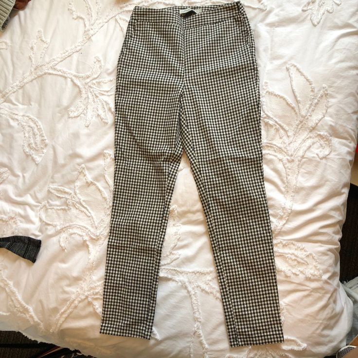 They Have Pockets! Chic Stretch Plaid Bottoms, Chic Houndstooth High-waisted Pants, Fall Gingham Trousers, Chic Stretch Houndstooth Bottoms, High Waist Gingham Pants For Work, Chic Plaid Houndstooth Pants, Chic Gingham Bottoms For Fall, Trendy Stretch Houndstooth Bottoms, Chic Gingham Pants For Fall