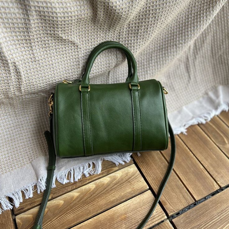 Detail: Item Type: Portable BagMaterial: LeatherLining Material: PolyesterClosure Type: ZipperStyle: Casual, Daily Size: Length: 26.00 cm/ 10.24 "Width: 14.0 cm/ 5.51 "Height: 17.00 cm/ 6.69 " Green Shoulder Bag For Fall, Classic Green Handheld Satchel, Green Rectangular Shoulder Bag For Fall, Green Shoulder Bag For Daily Use In Fall, Green Fall Satchel, Green Handheld Shoulder Bag In Soft Leather, Handheld Green Shoulder Bag In Soft Leather, Green Soft Leather Handheld Shoulder Bag, Large Capacity Green Bag For Fall