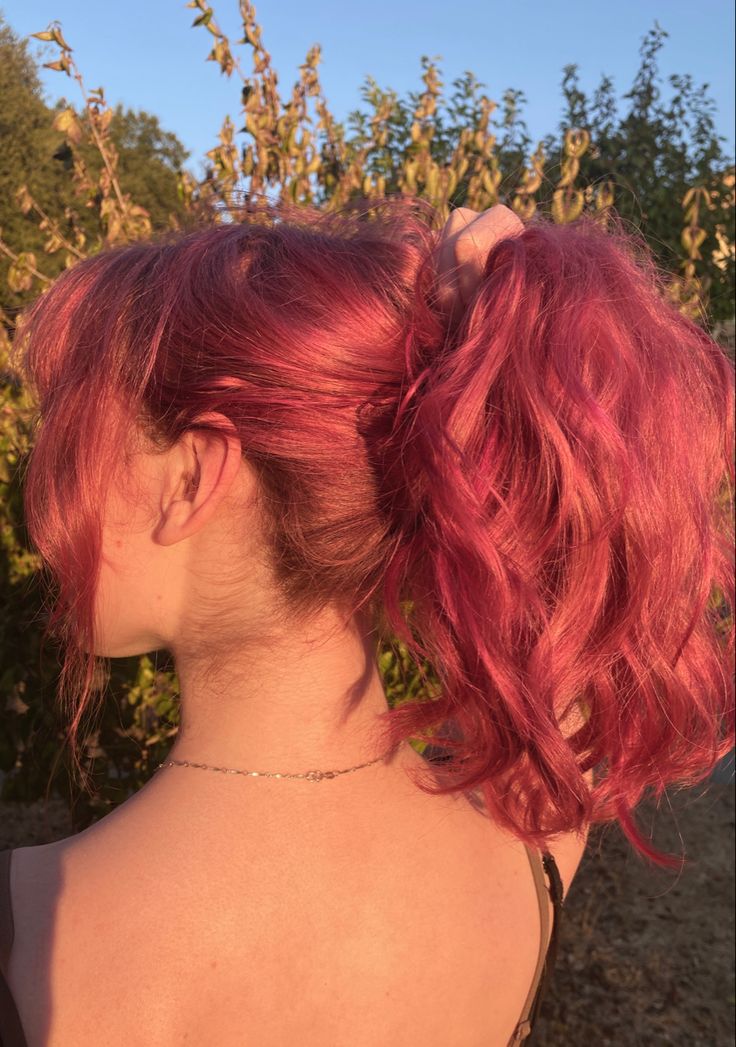 Raspberry Hair, 60 Hair, Pink Hair Dye, Strawberry Hair, Red Hair Inspo, Dyed Hair Inspiration, Pretty Hair Color, Hair Color Pink, Hair Stylies