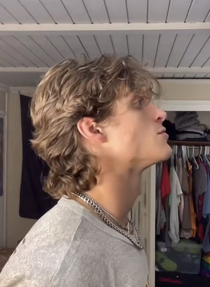 Mens Trendy Mullet, Long Hairstyles For Men Mullet, Stylish Mullet Men, Mullet Hairstyle Mens Medium Length, Mullet Fade Long Hair, Rockstar Mullet Men, Men’s Faux Mullet Haircut, Men’s Medium Mullet, Modern Mullet Hair Men