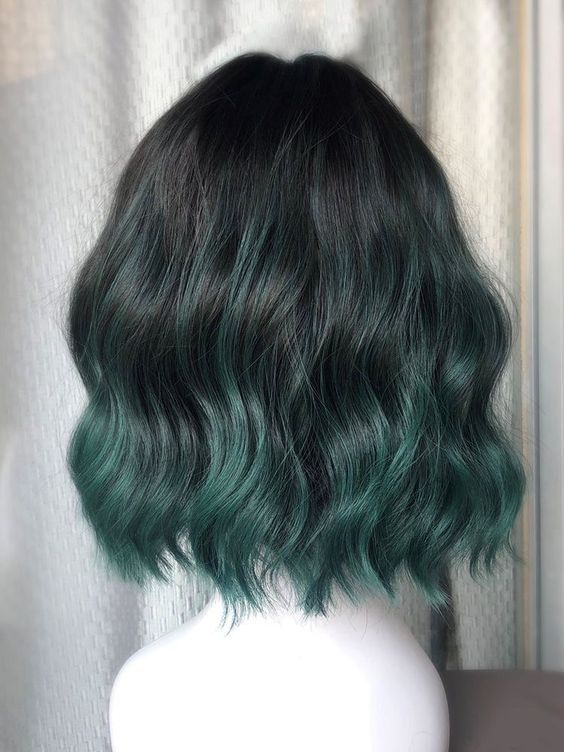 Emerald Green Hair, Dark Green Hair, Brunette Ombre, Hair Color Streaks, Hair Streaks, Wave Wig, Short Hair Color, Ombre Hair Color, Color Gradient