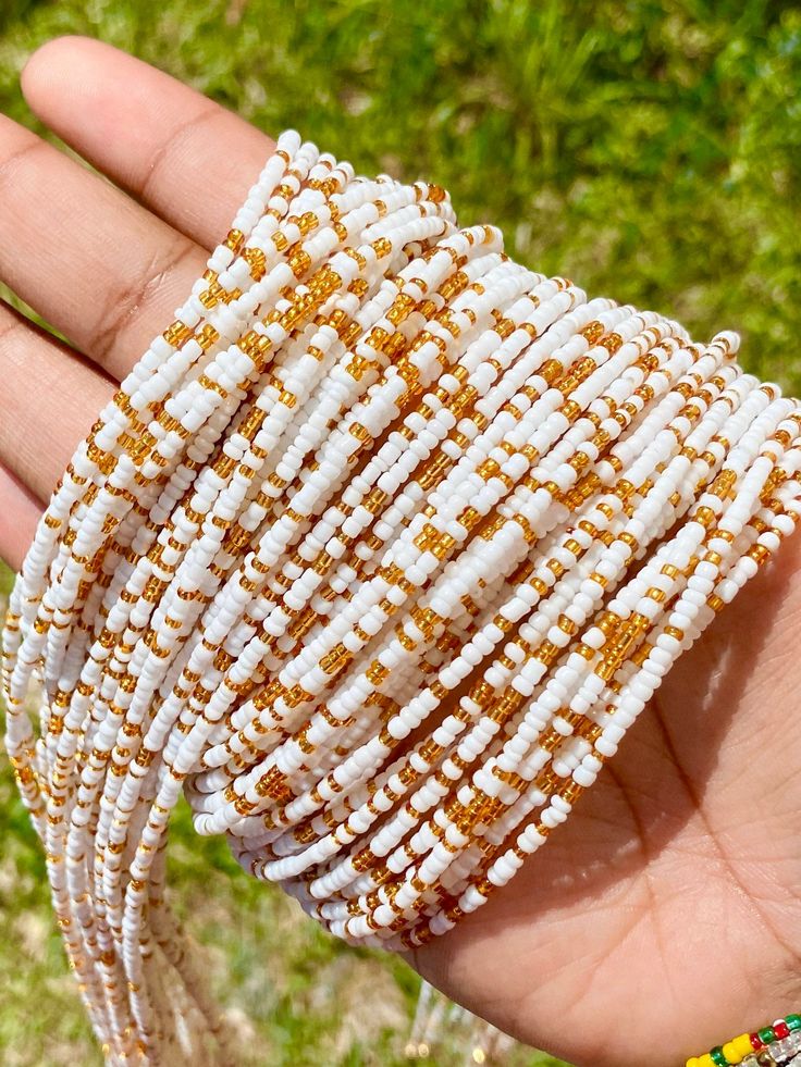 White & Gold Mix Removable Screw On Waist Beads Waste Beads, Waist Beads African, Beads Waist, African Waist Beads, Miyuki Beads Pattern, Waist Jewelry, Crystal Bead Jewelry, Belly Jewelry, Beaded Necklace Diy