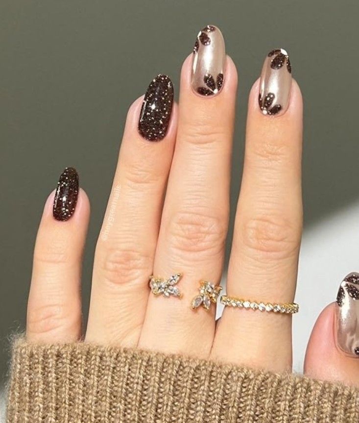 Nails Inspo Fall, Thanksgiving Nails Fall, Flower Nail Design, Sheer Nails, Modern Nail Art, Fancy Nail Art, Nails Fall Nails, Thanksgiving Nail Art, Art Deco Nails