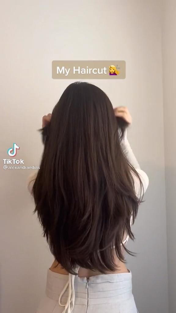 Cute Haircuts For Long Hair With Curtain Bangs, Haircut Inspo Long Curtain Bangs, Long Haircut Inspo 2023, Haircuts That Dont Require Styling, Layer Cut With Curtain Bangs Long Hair, Best Haircuts For Long Hair Round Face, Haircut Reference Long Hair, What To Wear To Graduation Ceremony Guest, Layers With Thick Hair