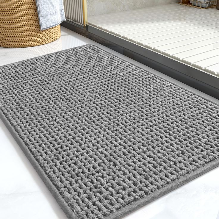 a bathroom rug that is on the floor