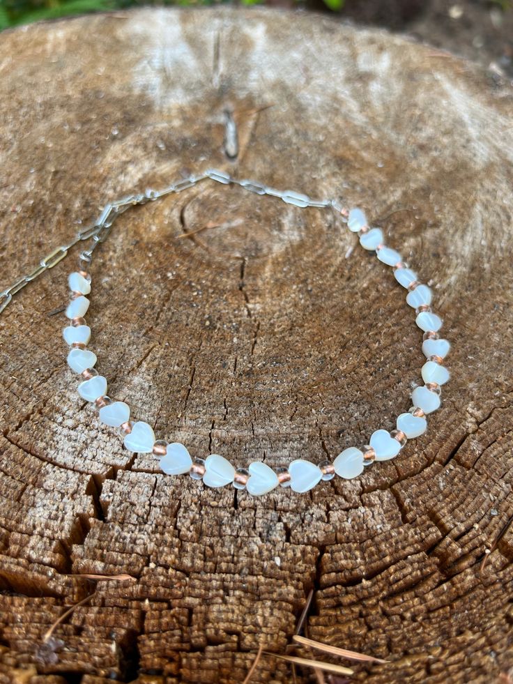 Mother of pearls choker 🎁 Heart-shaped Pearl Chain Jewelry For Party, Heart Shaped Pearl Chain Jewelry For Party, Elegant Heart-shaped Choker Gift, Elegant Heart-shaped Choker For Gift, Elegant Heart Choker As Gift, Single Strand Party Choker Jewelry, Elegant Heart Shaped Choker Gift, Single Strand Choker For Party, Adjustable Heart Charm Choker For Party