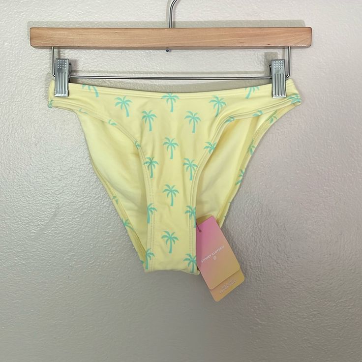 New With Tags. No Stains Or Flaws. Never Worn Stoney Clover Ln Size Xs High Leg Scoop Waist Yellow With Green Palm Trees Neon Yellow Stretch Summer Swimwear, Neon Yellow Stretch Swimwear For Summer, Yellow Bottoms For Pool, Yellow Lemon Print Bottoms For Summer, Yellow Lemon Print Summer Bottoms, Yellow Lemon Print Swimwear For Beach Season, Yellow Stretch Swimwear For Sunbathing, Yellow Summer Bottoms For Beach Season, Yellow Beachy Bottoms For Summer