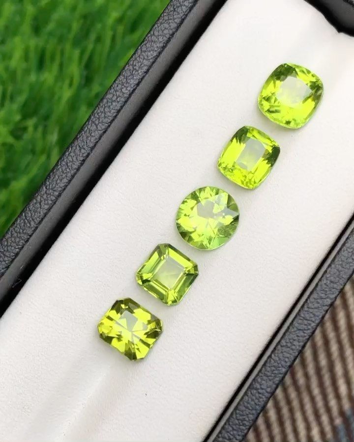 So beautiful peridot available for sale Price: Weight:12 carats Clarity Eye 👁 clean Shipping world wide payment with PayPal account accipt Color Pairing, Sale Price, So Beautiful, Green Color, Green Colors, Bracelet Watch, For Sale, Green, Color