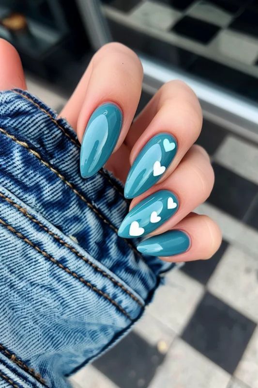 Teal blue nails with white heart patterns. Blue Nails With White Heart, Elegant Blue Nails, Teal Blue Nails, Teal Nail Art, Blue Nails Ideas, Nails Turquoise, Neon Blue Nails, Tiffany Blue Nails, Teal Nail Designs