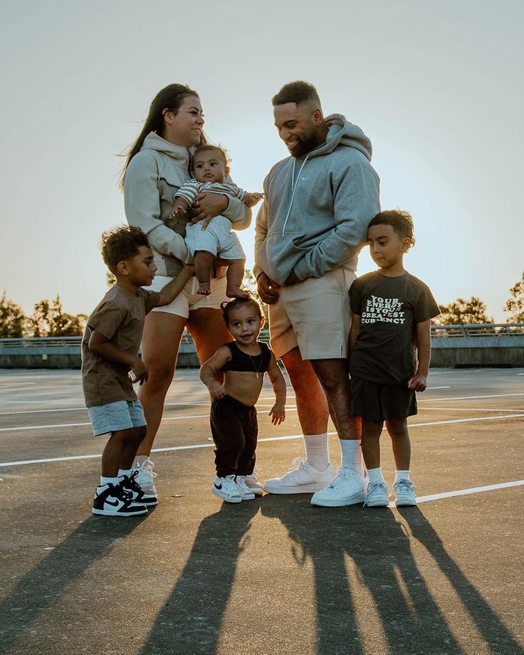 Family photography
Streetwear
Neutral colours
Nike
Parents
Family shoot
Kids fashion Matching Sneakers Family Photo, Sneaker Family Photos, Sporty Family Photoshoot, Nba Wife Aesthetic, Streetwear Photoshoot, Fathers Day Pictures, Fall Pics, Family Picture Poses, Black Family