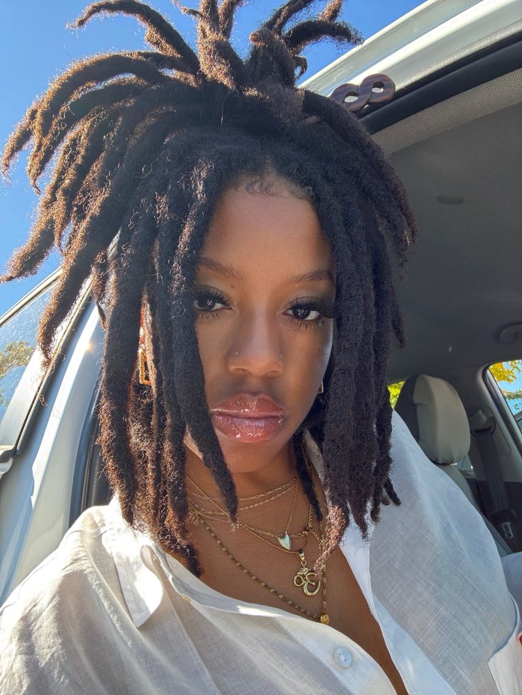 Females With Locs, Black Women Poses, Locs Bangs, Female Loc Styles, Feminine Locs, Female Dreads Hairstyles, Locks Hairstyles, Women Locs, Pretty Girl Aesthetic