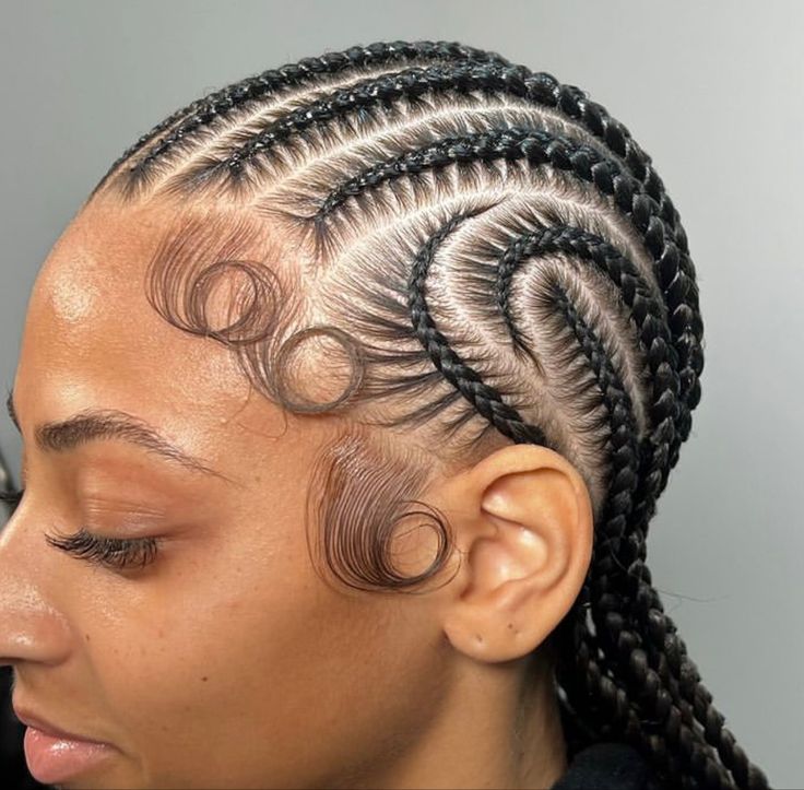 Women’s Cornrows, Cornrows With Patterns, Cornrow Patterns For Black Women, Conrow Braids Styles For Black Women, Curved Stitch Braids, 12 Cornrows Braids Straight Back, Patterned Cornrows, Cornwors Hairstyle Black Women, Female Cornrows