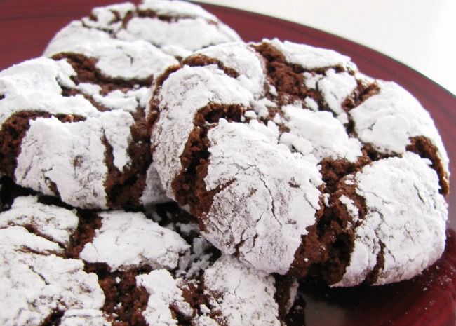 chocolate crinkle cookies on a red plate