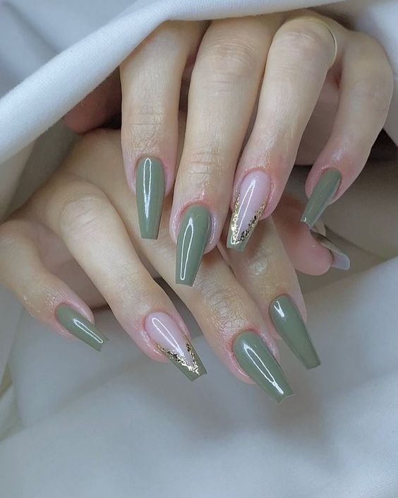 One Nail Design, Bold Nail Colors, Glitter Gradient Nails, Tattoo Nails, Mint Green Nails, Artistic Nails, Almond Nail Art, Black Nails With Glitter, Cute Nail Colors