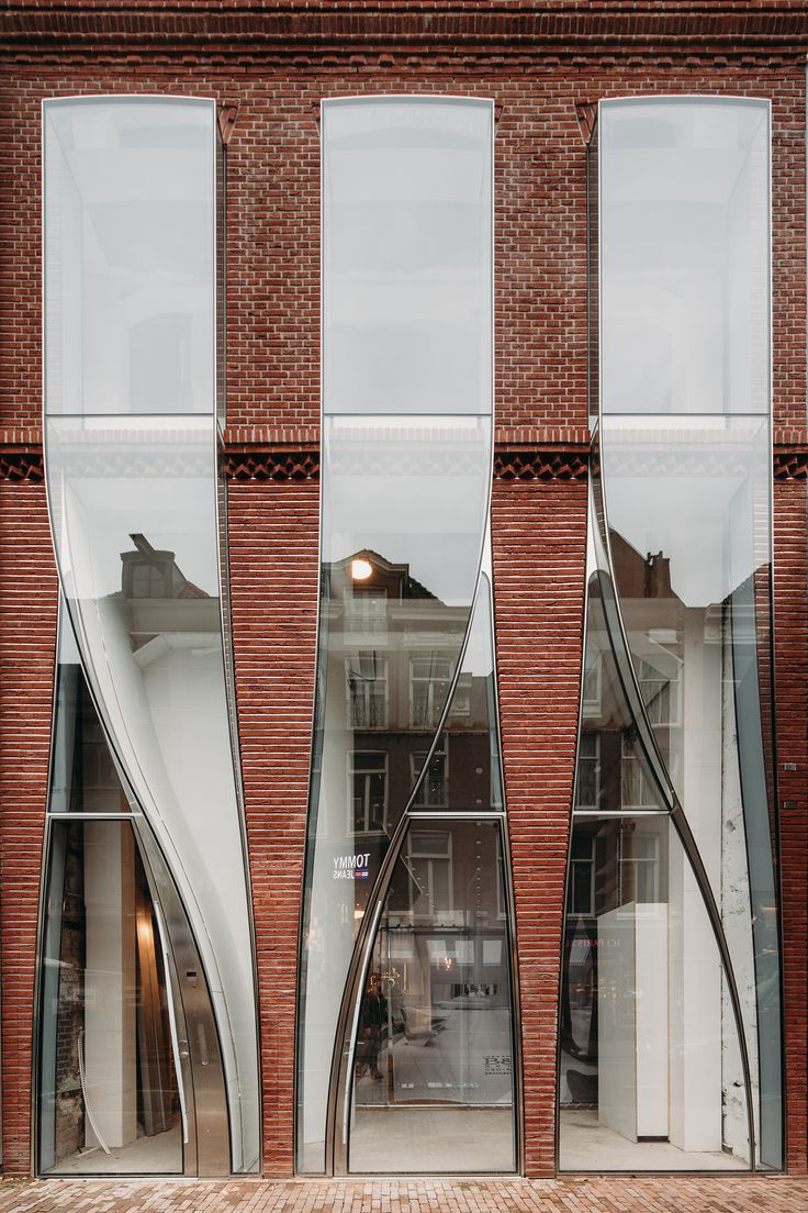 Facade Engineering, Architecture Renovation, Retail Facade, Brick Architecture, Brick Facade, Glass Facades, Design Exterior, Building Facade, Curved Glass