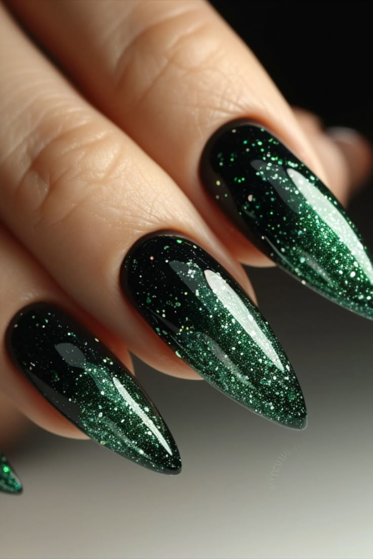 Dark Green Nails Green Sparkly Nails, Dark Green Nail Polish, Fresh Manicure, Emerald Nails, Forest Designs, Long Almond, Dark Green Nails, Witchy Nails, Green Nail Art