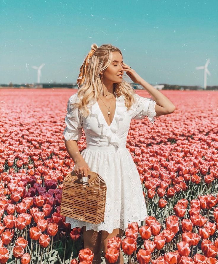 Field Of Tulips, Floral Outfit Summer, Amsterdam Outfit, Tulip Field, Flower Photoshoot, Tulip Festival, Tulips Garden, Farm Photo, Tulip Fields