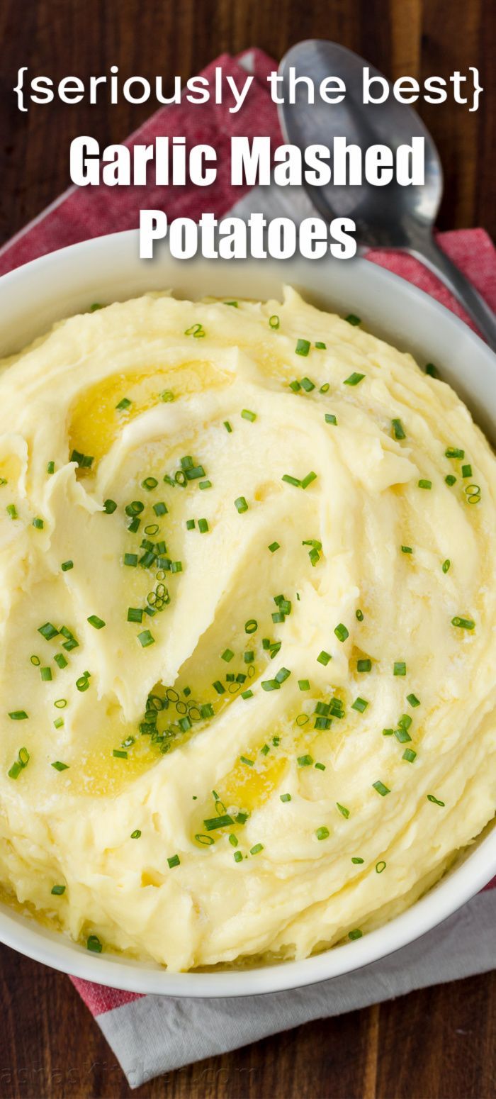 Creamy Garlic Mashed Potatoes are the ultimate side dish paired with Roast Turkey and Gravy. This simple side dish is easy to prepare and it's the most flavorful garlic mashed potato recipe. White Cheddar Mashed Potatoes Recipe, Mashed Recipes, Sides Potatoes, Best Garlic Mashed Potatoes, Dish Sides, White Cheddar Mashed Potatoes, Cheddar Mashed Potatoes, Creamy Mashed Potatoes Recipe, Creamy Garlic Mashed Potatoes