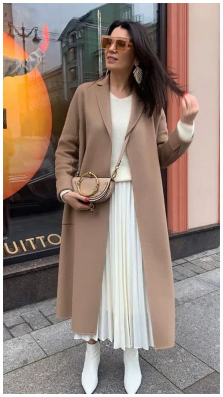 How To Wear A Pleated Skirt, Popular Fall Outfits, Stylish Tips, Estilo Hijab, Skirt Model, Business Casual Outfits For Women, Hijabi Outfits Casual, Spring Photos, Muslim Fashion Outfits