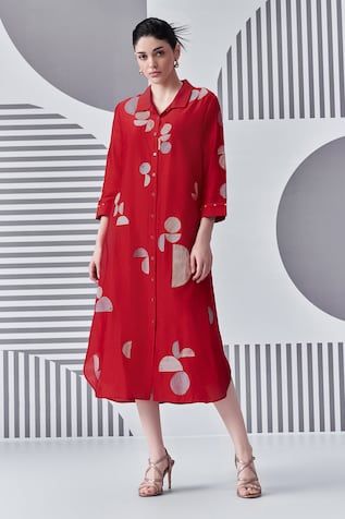 Red shirt dress with thread embroidery in abstract pattern. Paired with slip. - Aza Fashions Collar Shirt For Women, Thread Dress, Embroidered Shirt Dress, Red Shirt Dress, Red Thread, Thread Embroidery, Silk Embroidery, Red Shirt, Shirt For Women