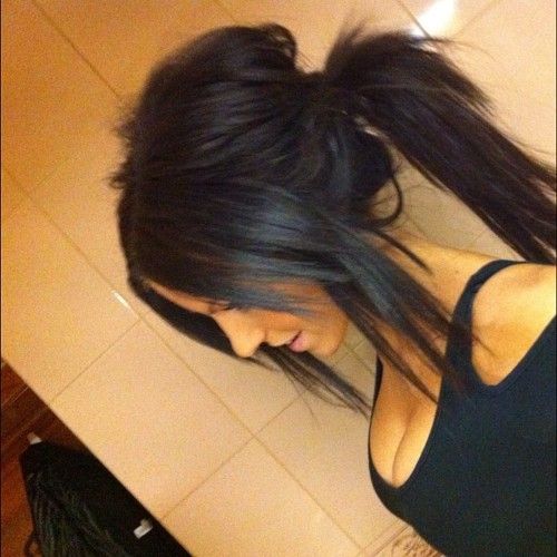 disheveled ponytail,wish my hair would do this. Chunky Layers Wavy Hair, Layers For Fine Long Hair, Teased Ponytail, Rocker Hair, Messy Ponytail, Coloring Ideas, Alternative Hair, Kids Hair, Hair Envy