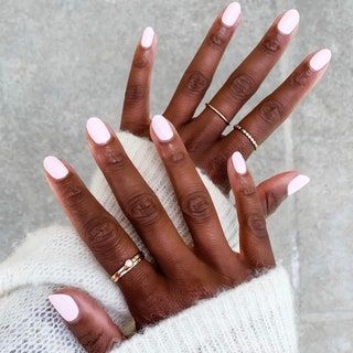 Short Almond Nails Designs Classy, Classy Almond Nails Short, Classy Almond Nails Ideas, Short Almond Nails Designs, How To Shape Nails, Almond Nails Short, Short Almond Shaped Nails, Nails Shapes, Classy Almond Nails