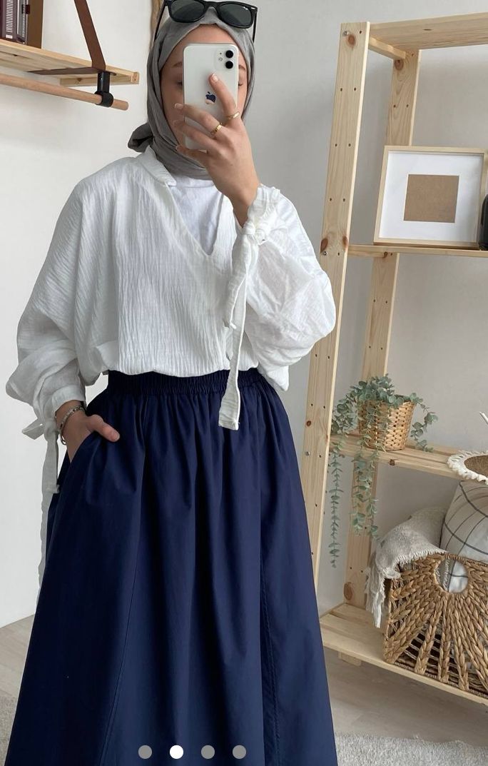 Blue Skirt Outfit Hijab, Skirt Outfit Hijab, Navy Skirt Outfit, Blue Skirt Outfit, Skirt Outfits Hijab, Blue Satin Skirt, Blue Skirt Outfits, White Tops Outfit, Satin Skirt Outfit