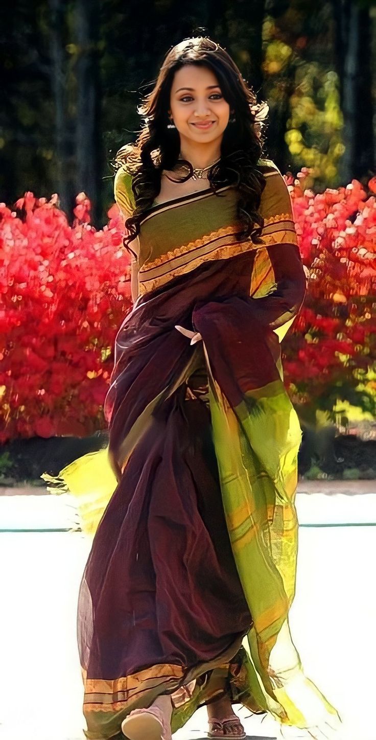 Purple Cotton Saree, Vinnaithandi Varuvaya, Blouse Designs For Back, Bollywood Saree Blouse Designs, Trisha Photos, Crepe Sarees, Sarees Traditional, Saree Drape, Satya Paul