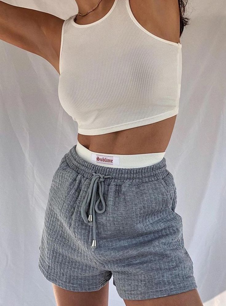 Tennis Skirt Outfit, Looks Style, Mode Inspiration, Looks Vintage, Biker Shorts, Comfy Outfits, Cute Casual Outfits, Aesthetic Clothes, Fashion Inspo Outfits