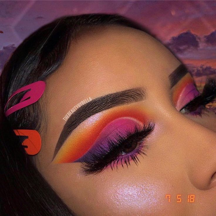 Pinterest: @ LOLAxxLOLA Bright Makeup, Face Beat, Amazing Makeup, Beautiful Eye Makeup, Colorful Eye Makeup, Makeup Eye Looks, Creative Eye Makeup, Makeup Obsession, Baddie Makeup