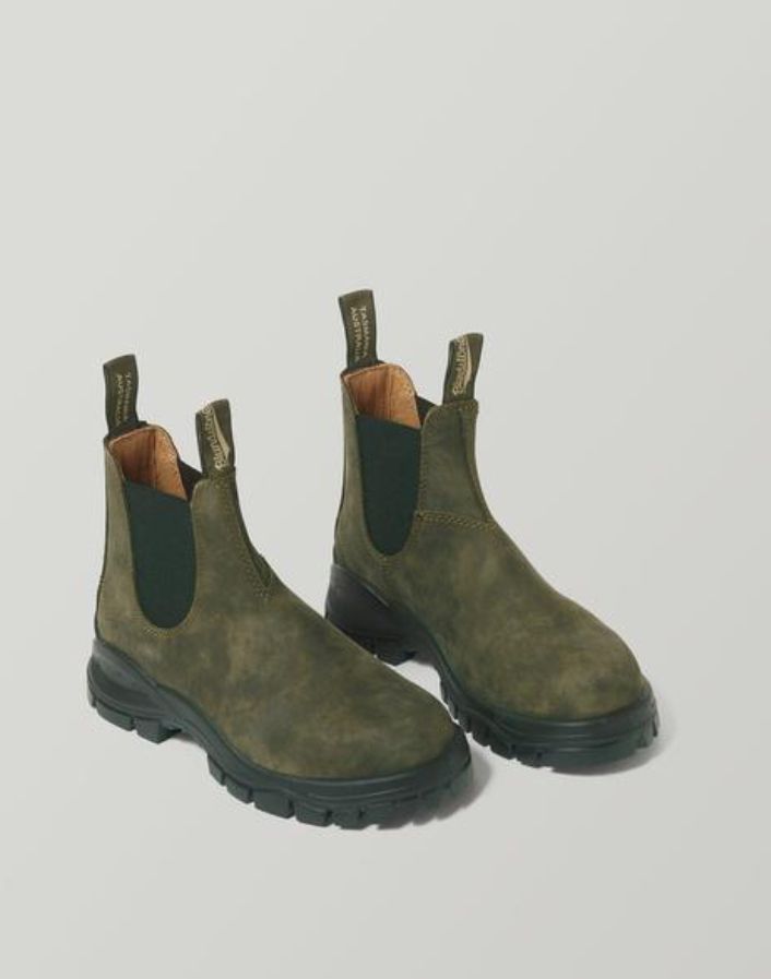 Blundstone Lug Boots, Green Blundstone, Winter Shoes 2024, Lug Boots, Style Aesthetics, Simple Clothing, Sheepskin Slippers, Shoe Shine, Birkenstock Arizona