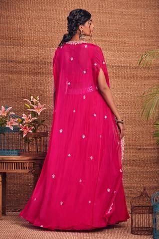 Shop for Aneesh Agarwaal Pink Organza Cape And Skirt Set for Women Online at Aza Fashions Organza Cape, Cape Skirt, Blouse Yoke, Pink Cape, Organza Embroidery, Chevron Blouse, Organza Skirt, Embroidered Neckline, U Neck