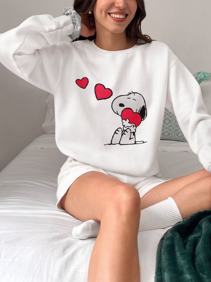 Beautiful sweater with the snoopy in the front  Is conformable used every day Casual Sweater With Cartoon Print And Relaxed Fit, Casual Cartoon Print Sweatshirt For Loungewear, Casual White Sweatshirt With Cartoon Print, Sweatshirt Outfit, Beautiful Sweater, Sweat Shirt, Hooded Sweatshirts, Beauty Book, Gender Neutral