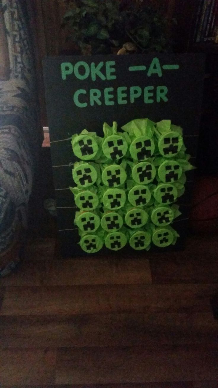 a sign that says poke - a - creeper on it