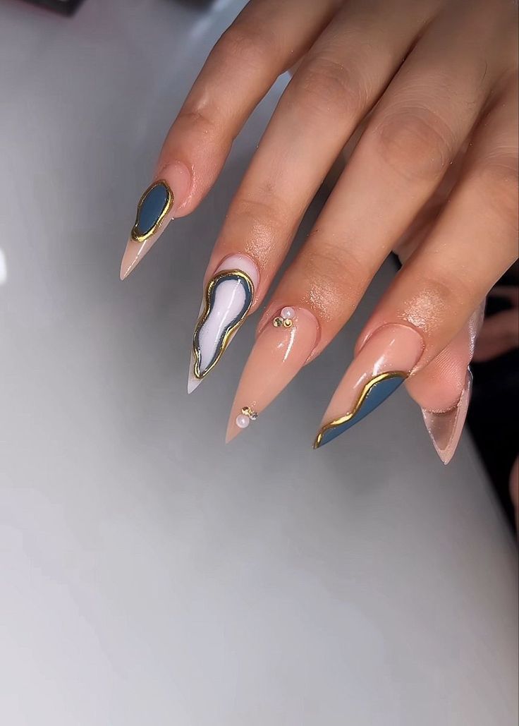 Tulum Nail Ideas, Nail Designs Stiletto, Cut Dog Nails, Stilleto Nails Designs, Nail Trimming, Fancy Nails Designs, Drip Nails, A Vet, Stiletto Nails Designs