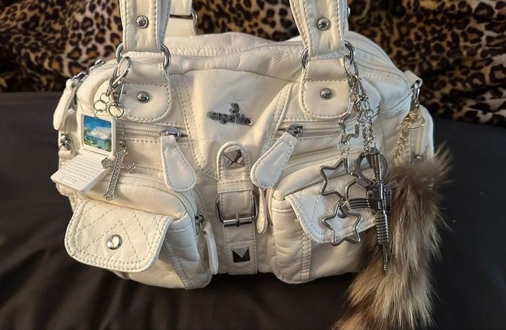 Angel Kiss Bag, Y2k School Bag, Angel Kiss, I Follow Back, Sac Diy, Dream Bags, Alt Outfits, Follow Back, Aesthetic Y2k