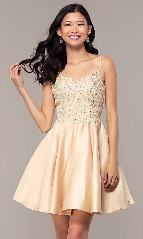 Gold Dama Dresses, Dama Dresses For Quince, Quinceanera Dama Dresses, Dama Dresses Quinceanera, Nude Prom Dresses, Couture Evening Gowns, Gold Dress Short, Mitzvah Dresses, Satin Party Dress